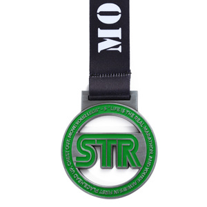 เหรียญมาราธอนโลหะแบบกำหนดเองพร้อมโลโก้ STR แบบเจาะลาย สำหรับงานกีฬาและของขวัญ - Product Image 4