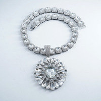 PD3106 Collier ras du cou élégant et de haute qualité, style designer luxe léger, avec cristaux en alliage en forme de goutte d'eau et colorés