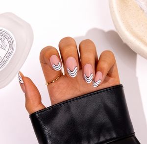 <span class=keywords><strong>Uñas</strong></span> Acrílicas Francesas <span class=keywords><strong>Negras</strong></span> y Blancas <span class=keywords><strong>con</strong></span> <span class=keywords><strong>Rayas</strong></span> Onduladas en Forma de Almendra, Halal, de Alta Calidad, Cobertura Completa, 30 Piezas, <span class=keywords><strong>con</strong></span> Adhesivos, <span class=keywords><strong>Uñas</strong></span> Postizas - Product Image 2