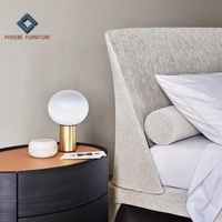 Couverture de lin au design minimaliste italien, ensemble de lit low profile avec jambes hautes
