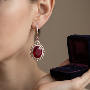 Pendientes de Oro de 18K con Rubí Ovalado y Halo de Diamantes, Cierre de Langosta, Joyería para Fiesta Formal, Boda, Plata para Mujer - Product Image 4