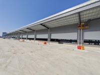 Porte sectionnelle industrielle isolée, épaisseur 40 mm, largeur de panneau 500 mm, durable pour usine et entrepôt