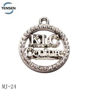 Hollow ing Logo Schmuck Zubehör runde Tags Zink legierung gemacht Buchstaben Silber Anhänger Charms mit Strass