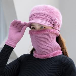 <span class=keywords><strong>Ensemble</strong></span> <span class=keywords><strong>bonnet</strong></span> et écharpe d'hiver pour <span class=keywords><strong>femme</strong></span>, <span class=keywords><strong>bonnet</strong></span> en tricot confortable avec <span class=keywords><strong>pompon</strong></span> décoratif, écharpe à col roulé en polaire, garniture en polaire et gants en polaire - Product Image 2