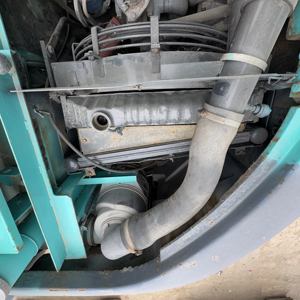 Excavadora Hidráulica Kobelco SK135SR/SK130 de Segunda Mano, 13.5 Toneladas, en Excelentes Condiciones, Componentes Originales, Diseño de Cola Corta, Mitsubishi - Product Image 5