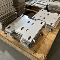Fournisseur de fabrication sur mesure de tôles pour les couvercles d'équipements en acier inoxydable, les pièces structurelles, normes ASTM/AISI/DIN, OEM