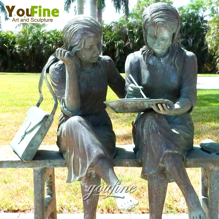 Estatua de bronce sentado para niños, jardín al aire libre