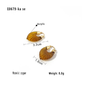 ต่างหูแบบคลาสสิก อะคริลิก โลหะผสมสังกะสี ชุบทอง 14K สำหรับงานปาร์ตี้ งานอีเว้นท์ และลุคทำงานของผู้หญิง - Product Image 1