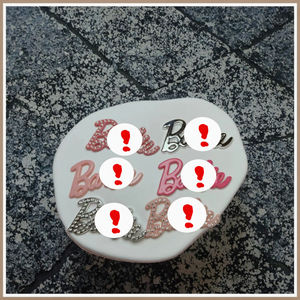 Vente en gros de charmes en résine plat de créateur de lettres de luxe cabochon de dessin animé artisanat étui de téléphone pour chaussure accessoires décoratifs en <span class=keywords><strong>plastique</strong></span> - Product Image 3