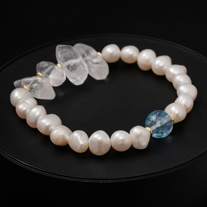 Bracelet élégant en or plaqué 18 carats avec perles d'eau douce et pierres de cristal blanc brut, cadeau personnalisé pour <span class=keywords><strong>femme</strong></span> pour un anniversaire ou une occasion spéciale - Product Image 2