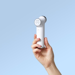 [Quadthera] อุปกรณ์ความงาม minitune อุปกรณ์มือถือสีขาวแบบชาร์จไฟได้ใบหน้าที่มีสามโหมดสำหรับการเพิ่มโทนสีและกระชับรูขุมขน - Product Image 3