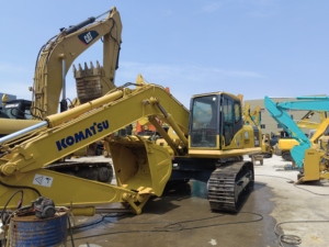 Vente flash : Excavatrice d'occasion Komatsu PC300, excellent prix, excavatrice hydraulique sur chenilles d'occasion, 22 tonnes, avec godet de terrassement. - Product Image 6