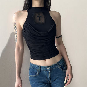 Top court sans manches noir vintage style streetwear américain, col drapé, imprimé croisé, coupe ajustée, style subculture pour femme - Product Image 4