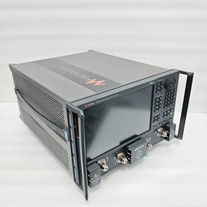 Analizador de Red de Microondas Keysight N5242b Pna-x de 4 Puertos, 10 MHz a 26.5 GHz, Usado - Product Image 2
