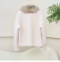 Manteau court en vraie fourrure de mouton pour femme, coupe ajustée, avec col en fourrure de raton laveur, fermeture éclair, chaud, collection 2026 JT605