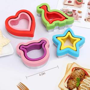 Juego de 4 Sellos para <span class=keywords><strong>Galletas</strong></span> de Acero Inoxidable Ecológicos, Tamaño Grande de 10.5 cm, Formas de Corazón y Estrella para Hornear y Hacer Sándwiches - Product Image 4