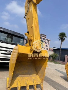 Excavatrice Komatsu PC450 d'occasion, 45 tonnes, grande excavatrice hydraulique sur chenilles, utilisée pour les travaux miniers, la construction et les terrassements. - Product Image 2