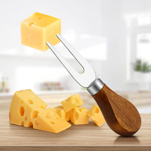 Ensemble d'outils à fromage en acier inoxydable avec manche en bois d'acacia, comprenant trancheuse, râpe, couteaux à <span class=keywords><strong>beurre</strong></span>, coupe-gâteau et couteau à fromage, populaire pour <span class=keywords><strong>la</strong></span> <span class=keywords><strong>cuisine</strong></span> - Product Image 3