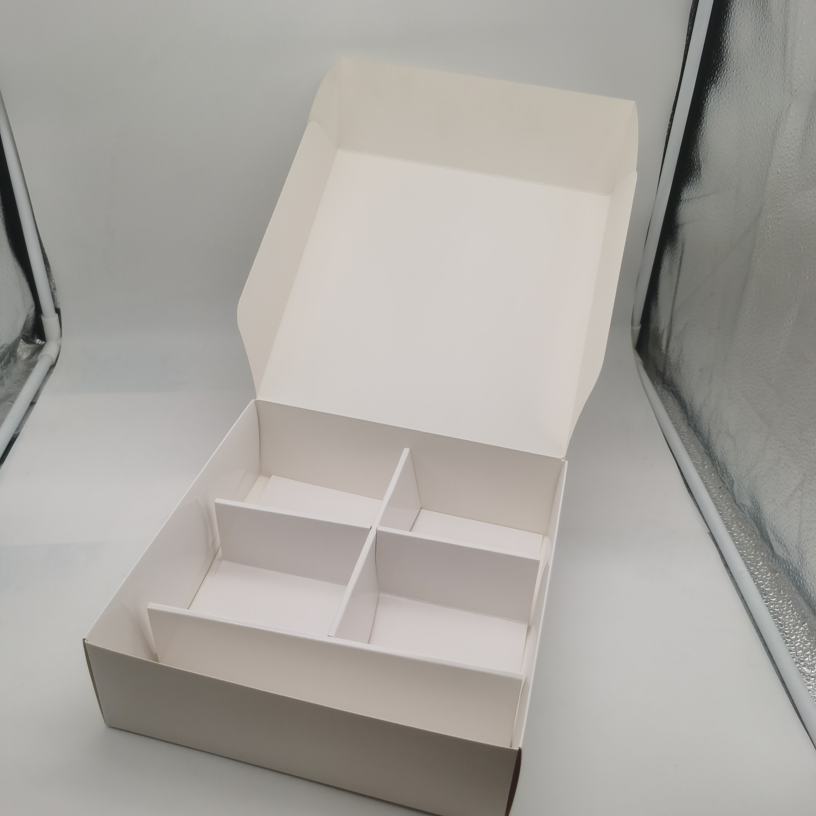 Custom Disposable Biodegradable Food Grade Paper Sushi Takeaway Takeout Box With Divider Japanese Sushi