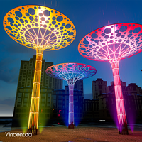 Sculpture d'arbre en métal rouge Vincentaa pour les places commerciales et les espaces publics urbains