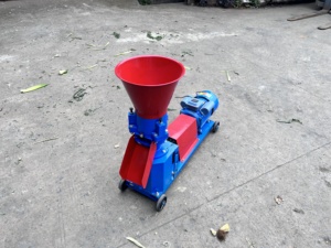 Máy ép viên mini động cơ diesel hiệu suất cao 220V, tình trạng mới, dùng cho chế biến thức ăn chăn nuôi và sử dụng trong nông trại - Product Image 4