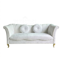 Nouveau design de canapé double en velours blanc pour la décoration de scène des événements de mariage des mariés
