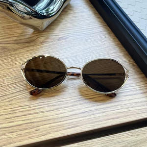 Gafas de Sol Metálicas Ovaladas Qianai UV400, Gafas de Moda para Mujer Tipo 3, Lentes de Sol con Marco Negro, Lentes AC K2-20426 - Product Image 3