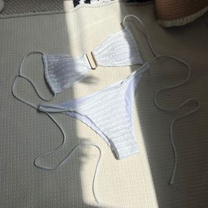 Ensemble bikini 2 pièces pour femme, style halter, avec détails métalliques en U, haut bandeau dos nu, coupe haute, en Spandex/Polyester, maillot de bain à séchage rapide, vente en gros - Product Image 5