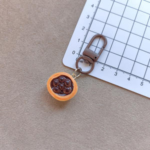 Llavero de chocolate con forma de tarta de huevo, colgante de corazón lindo para niña, accesorio para bolso de estudiante, decoración colgante para mejor amiga - Product Image 4