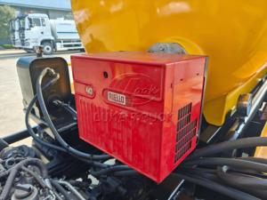 New Dongfeng 6×2 Sewage Suction Truck 5 Cubic Heating Tank Anti-Freezing, Domestic & Import Oil Circulation Vacuum Pump Optional - Product Image 6