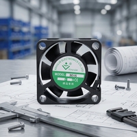 Ventilateur d'extraction industriel portable mini DC sans balais à double roulement à billes 3015 personnalisé 5V/12V/24V 6000-15000RPM 2.15-6.36CFM