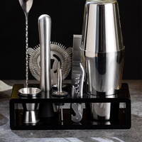 Ensemble de shakers à cocktail Kit d'outils de bar en acier inoxydable de 10 pièces avec présentoir en bois pour le barman à la maison