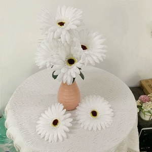 Vendita calda a buon mercato <span class=keywords><strong>di</strong></span> buona qualità fiore artificiale bianco 5 teste <span class=keywords><strong>di</strong></span> seta Bouquet <span class=keywords><strong>di</strong></span> <span class=keywords><strong>fiori</strong></span> <span class=keywords><strong>di</strong></span> gemionship per il fiore della parete del giardino <span class=keywords><strong>di</strong></span> casa - Product Image 6