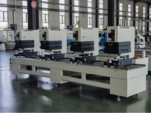 Máquina <span class=keywords><strong>de</strong></span> soldadura automática CNC <span class=keywords><strong>de</strong></span> cuatro cabezales <span class=keywords><strong>para</strong></span> <span class=keywords><strong>ventanas</strong></span> <span class=keywords><strong>de</strong></span> <span class=keywords><strong>PVC</strong></span> sin costuras con <span class=keywords><strong>limpiador</strong></span> - Product Image 5
