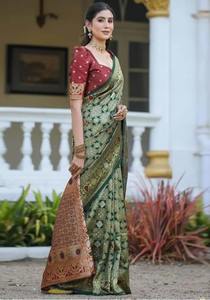 Sari de Seda Banarasi Pura Tejido a Mano de Calidad de Exportación con Intrincado Trabajo Zari para Fiestas y Eventos, Disponible para la Venta - Product Image 6