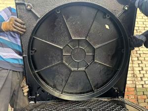YUBAO 맞춤형 주철 맨홀 커버 연성 철 하수구 맨홀 커버 도매 제조업체 지원 주조 서비스 - Product Image 6