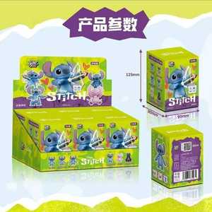 Collection de figurines miniatures mignonnes d'extraterrestres et de compagnons roses, inspirées des séries d'anime, avec un thème nœud et cœur, pour les fans. - Product Image 3