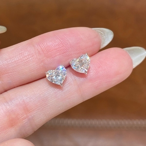 เครื่องประดับเพชร Aazuo 18K เพชรเลี้ยงในห้องปฏิบัติการ ดีไซน์คลาสสิก รูปทรงต่างๆ ตัวเรือนแบบกรงเล็บ 2.0 กะรัต ต่างหูแบบติดหู 1 คู่ ของขวัญสำหรับผู้หญิง สวมใส่ได้ทุกวัน - Product Image 6