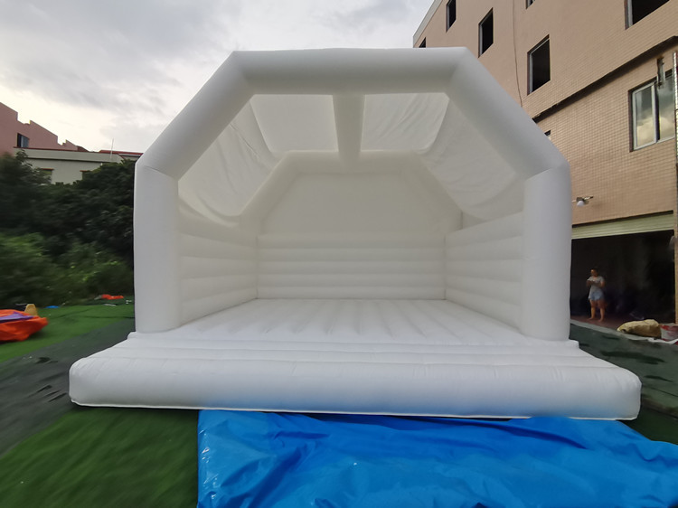 Trampoline blanc 4x4