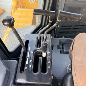 Bulldozer Shantui SD16 de Alta Calidad, Motor de 131KW, Cucharón de 4.5m, Bomba Hidráulica Kawasaki, Bajo Mantenimiento, 1 Año de Garantía - Product Image 5