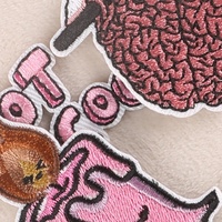 Patchs brodés 3D personnalisés en tissu tissé avec logo brodé et lettres, adhésifs thermocollants, pour chapeaux - Vente en gros
