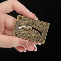 Broche Métallique OUIJA Réglable pour Halloween, Badge Créatif Horreur Rotatif Plaqué avec Thème Amour pour Cadeau du Nouvel An