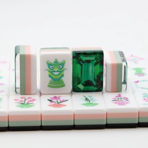 Juego <span class=keywords><strong>de</strong></span> Mahjong Americano Premium con Reverso Esmeralda, Fichas <span class=keywords><strong>de</strong></span> Acrílico para Noches <span class=keywords><strong>de</strong></span> Juego en Familia y para Niños, Ecológico y Duradero - Product Image 2