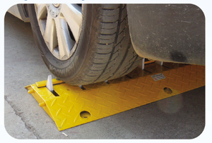 High Quality Cheap Manual One Way Speed Bump Metal Speed Breaker Steel Tyre <strong>Spikes</strong> Deflater Tire Killers <strong>Barrier</strong> - Product Image 4