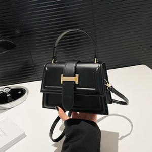 Nuevos bolsos de hombro de moda para damas Bolsos de cuero cuadrados pequeños y bolso de diseñador para mujer de colores sólidos - Product Image 4