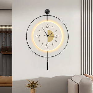 Horloge murale en fer silencieuse avec lumière LED et pendule, design artistique en métal, 50x72,5 cm, vente directe d'usine, décoration pour salon, décoration intérieure - Product Image 2