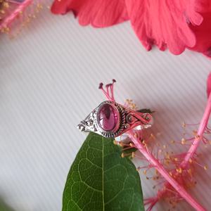 Anillo de plata de primera ley con gema granate para mujer, sortija, plata esterlina 925, estilo étnico, boda, hecho a mano - Product Image 1