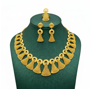 Magnifique ensemble de bijoux 4 pièces comprenant un collier magnifique, un collier sautoir et un collier plaque avec une mode intemporelle - Product Image 3