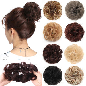 <span class=keywords><strong>Cheveux</strong></span> synthétiques bouclés chouchou élastique Messy Bun <span class=keywords><strong>postiche</strong></span> <span class=keywords><strong>pour</strong></span> femmes noir <span class=keywords><strong>Chignon</strong></span> Updo Extensions de <span class=keywords><strong>cheveux</strong></span> vague naturelle Clip-in - Product Image 2