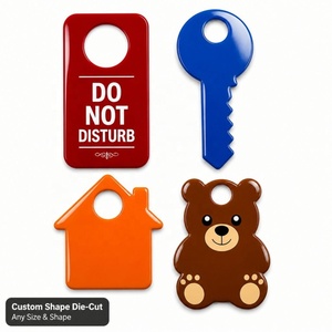 Colgador de Puerta Personalizado de PVC Brillante Morado con Estampado en Dorado para Habitaciones de Hotel, Venta al Por Mayor - Product Image 5